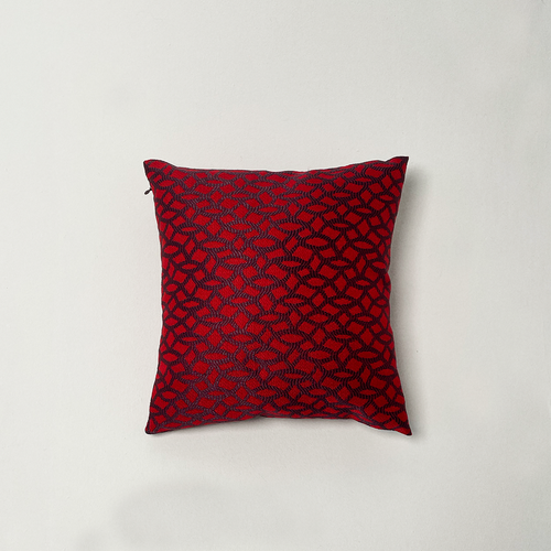 Подушка декоративная PLUSH - Chains of Passion 3030 1400₽