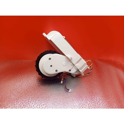 Колесо с редуктором правый R белый для робот пылесоса Xiaomi Mi Robot Vacuum Mop PRO P Mijia LDS SKV4109GL STYTJ02YM 3391₽