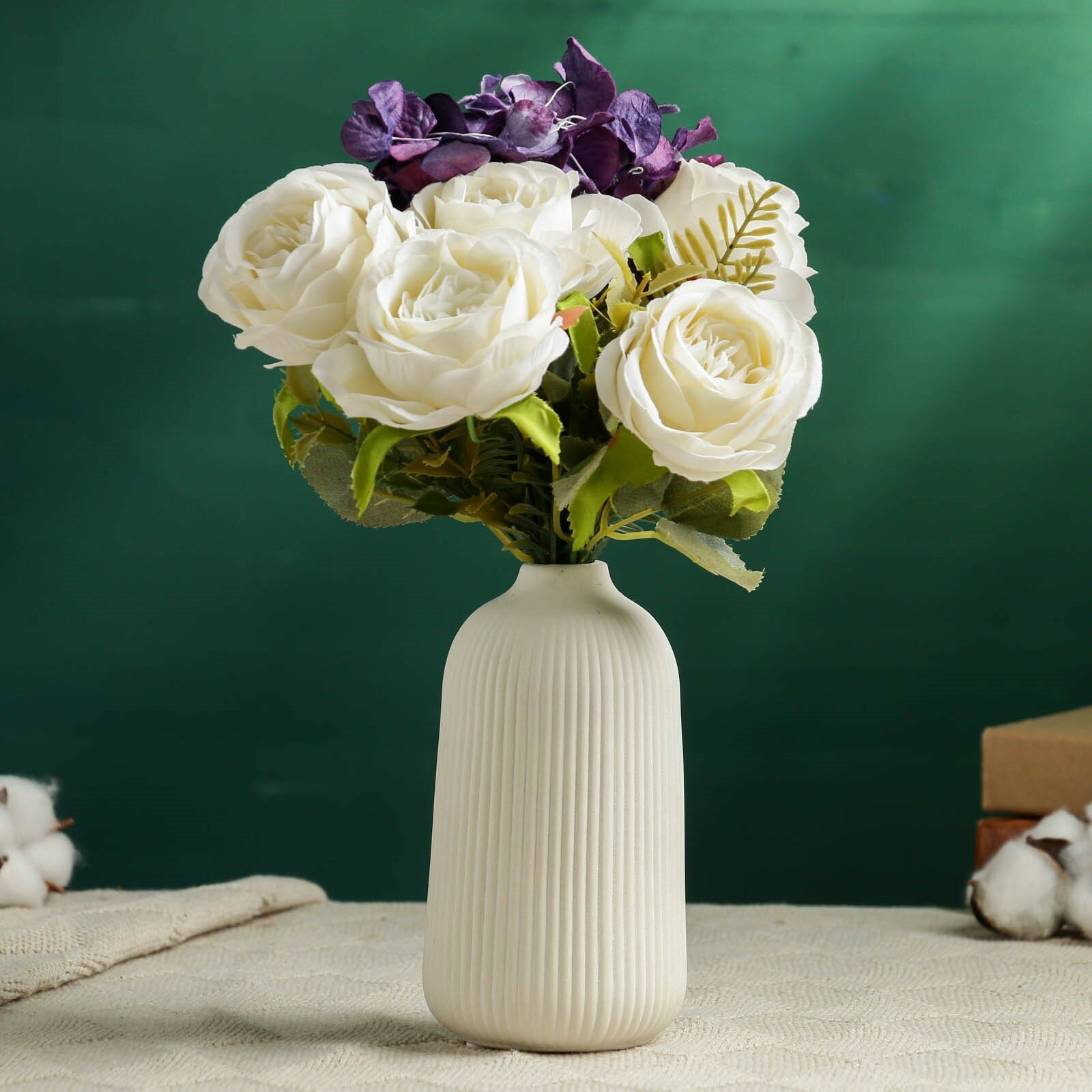 Керамическая ваза для цветов сухоцветов «Ингер» настольная 14×8 см белый