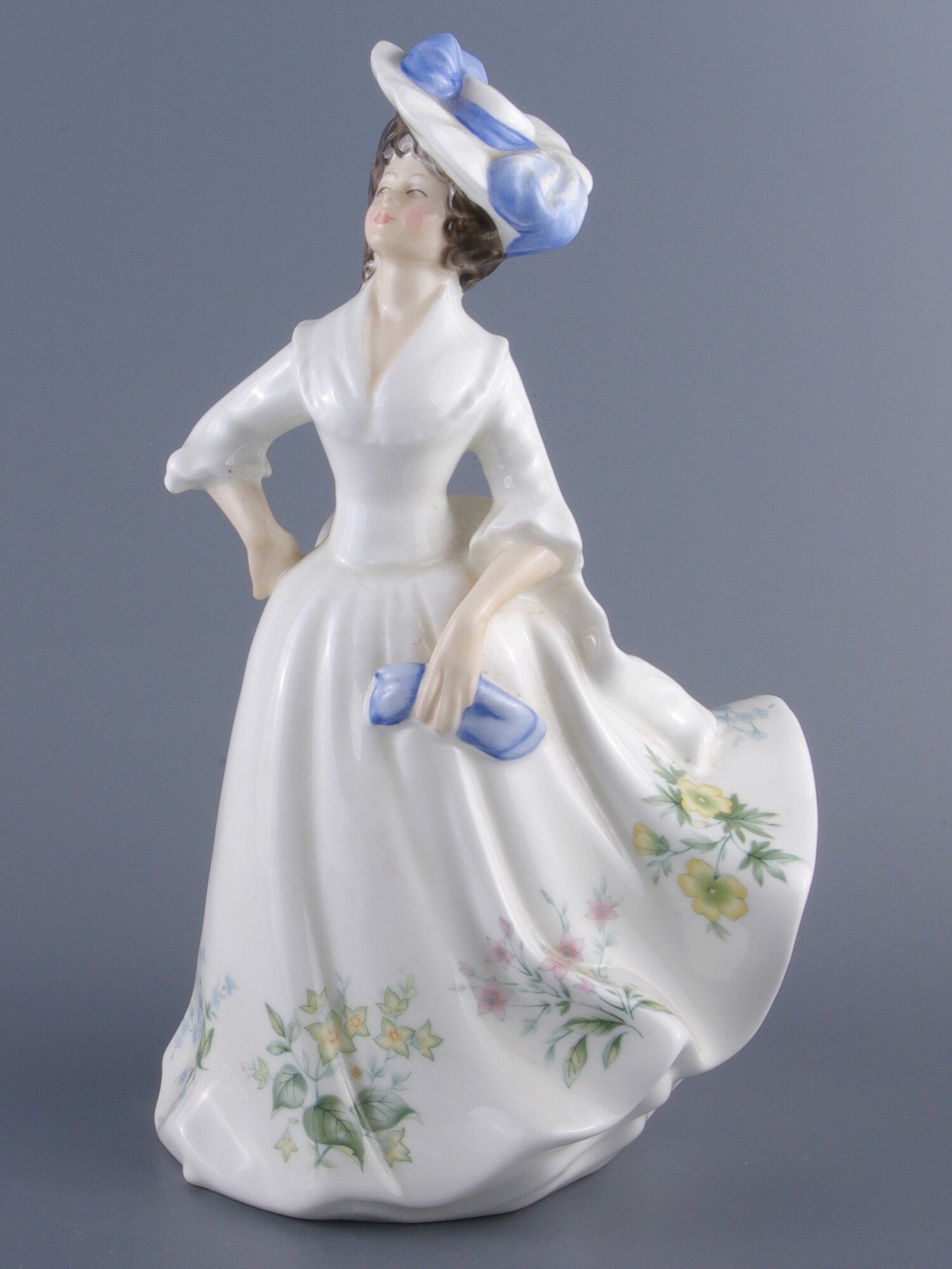 Винтажная статуэтка "ADELE". Фарфор, роспись, ручная работа. Royal Doulton, Великобритания. 1986 гг.