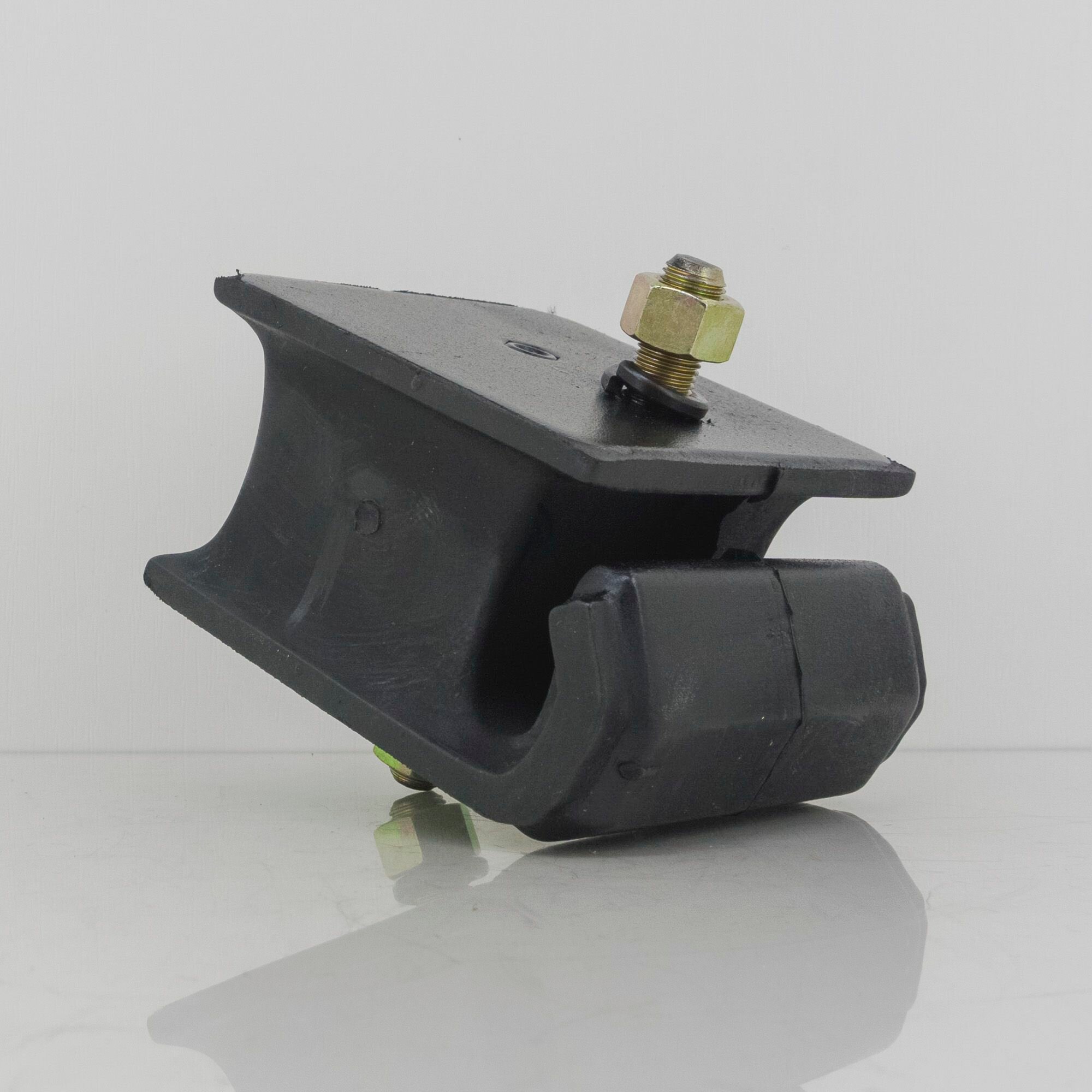 Подушка двигателя MMC CANTER 4D35, AUROCHS