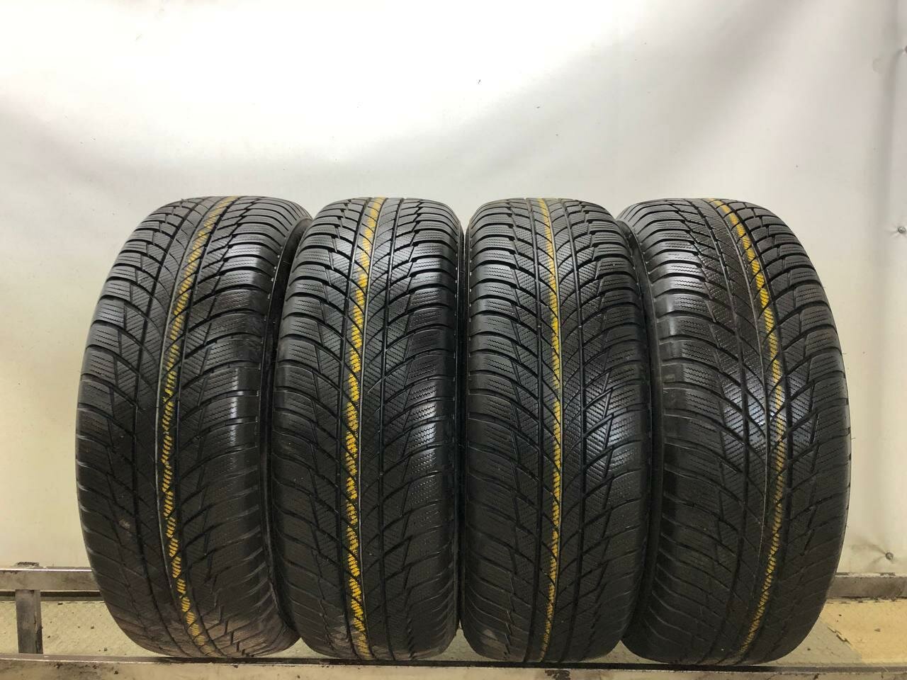 Bridgestone Blizzak LM001 225/60 R18 БУ Шины Зимние