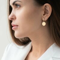 Минималистичные и элегантные серебряные серьги "Монетки" с покрытием розовой позолотой представляют собой вершину изысканности и стиля,  ...