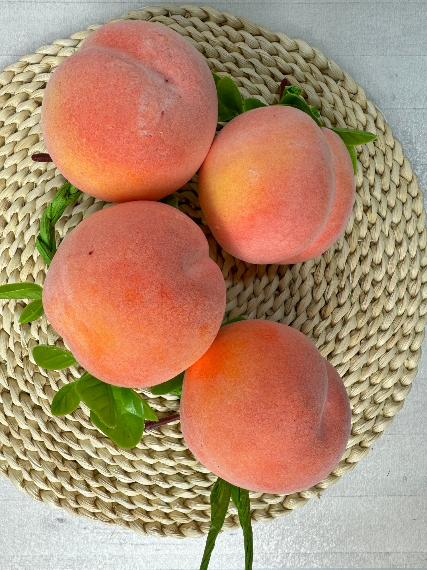 Искусственные фрукты для декора - персики, 4 шт на ветке / Муляж фруктов и овощей