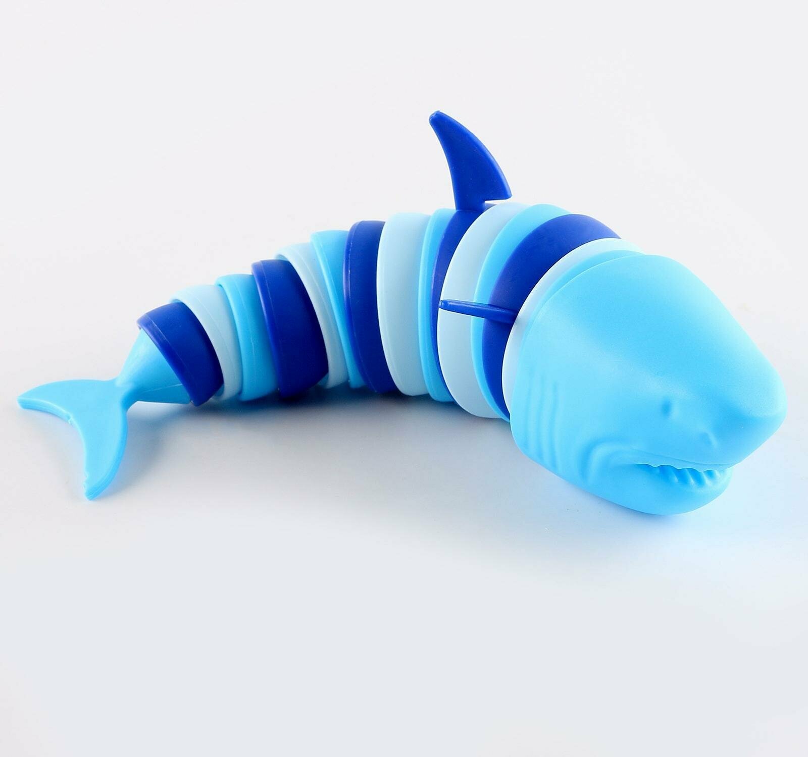 Развивающая игрушка "Акула", цвета микс