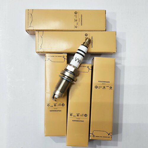 Свеча зажигания 475₽