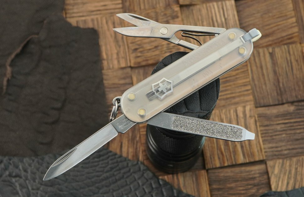 Многопредметный нож Victorinox Mystical Morning 0.6223. T31G