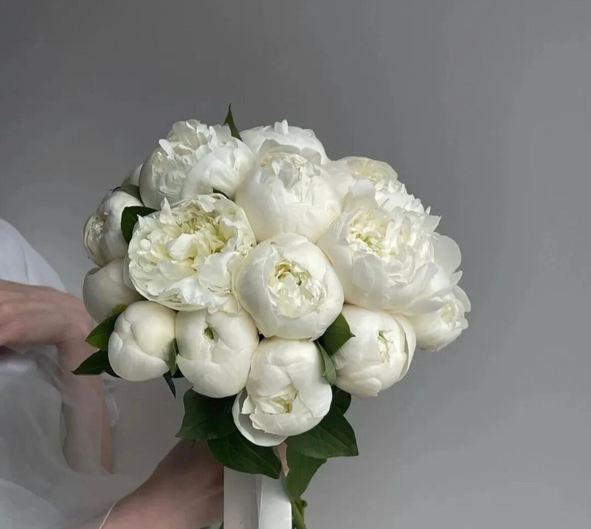 Премиум букет белых пионов свадебный, цветы премиум, шикарный, красивый букет цветов, пионы белые.