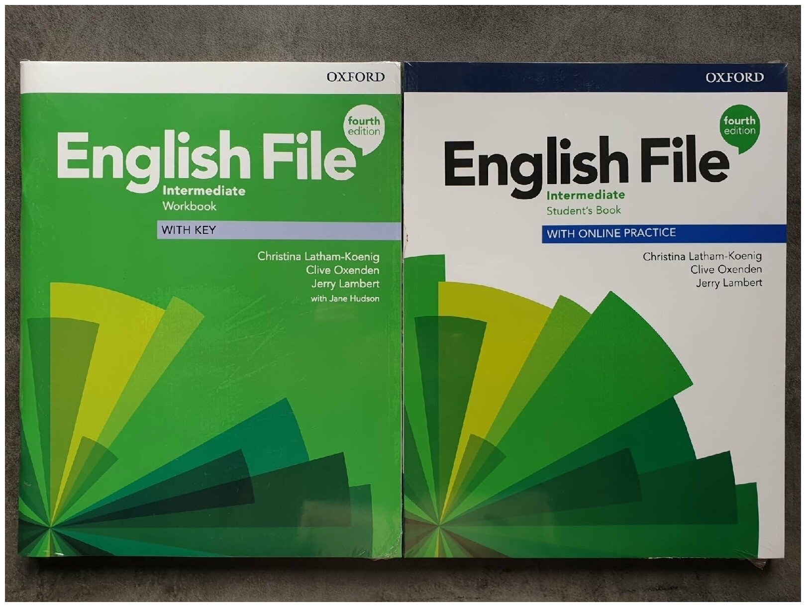 Комплект English File Intermediate 4-th edition: Student's Book and Workbook (учебник и рабочая тетрадь, 2 книги) + CD-диск. Без кода к онлайн-версии