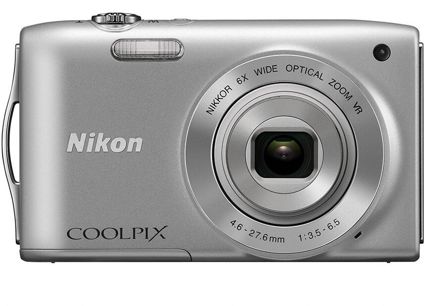 Фотоаппарат Nikon Coolpix S3300 серебро — купить в интернет-магазине по  низкой цене на Яндекс Маркете
