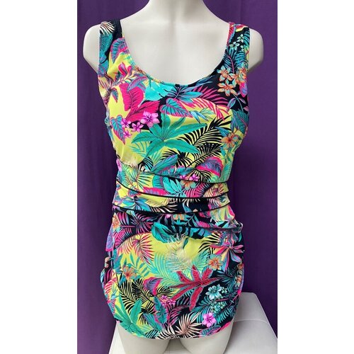 фото Слитный купальник , размер 62, розовый фардас