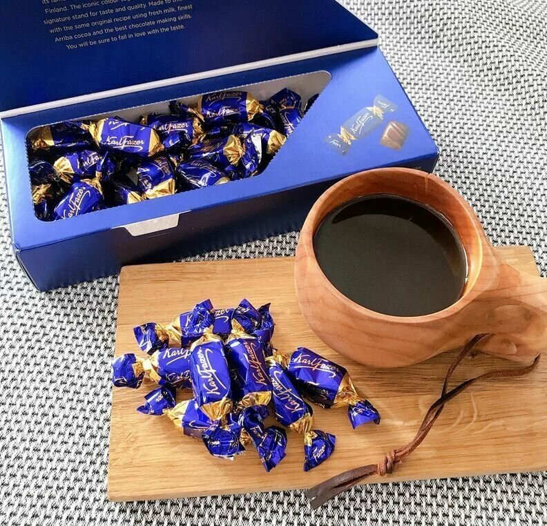 Конфеты из молочного шоколада Karl Fazer Milk chocolate, 270 г - фотография № 15