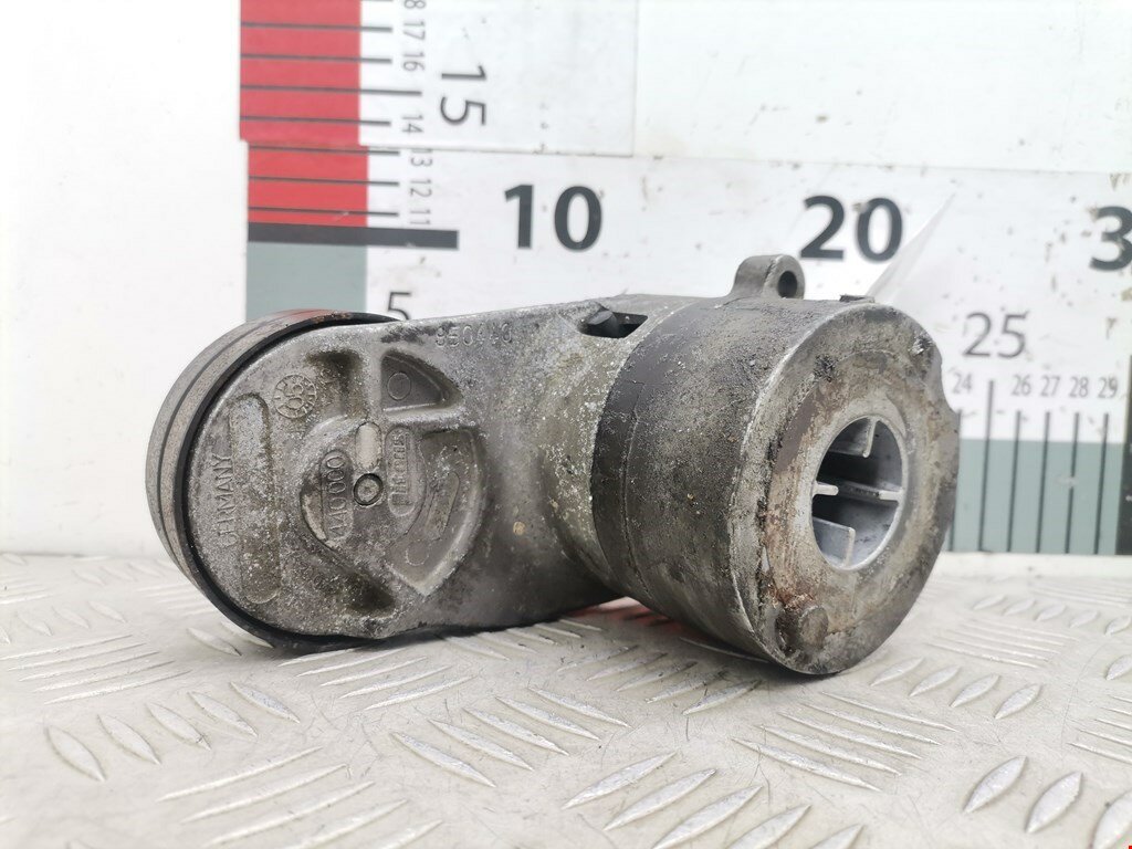 Натяжитель ремня генератора (приводного поликлинового ремня Audi A6 C5 арт. 2220206