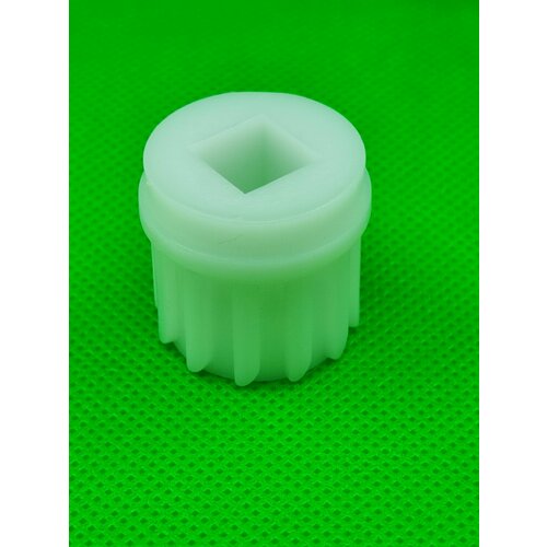 Втулка шнека для мясорубок с отверстием 10x10 мм 852₽