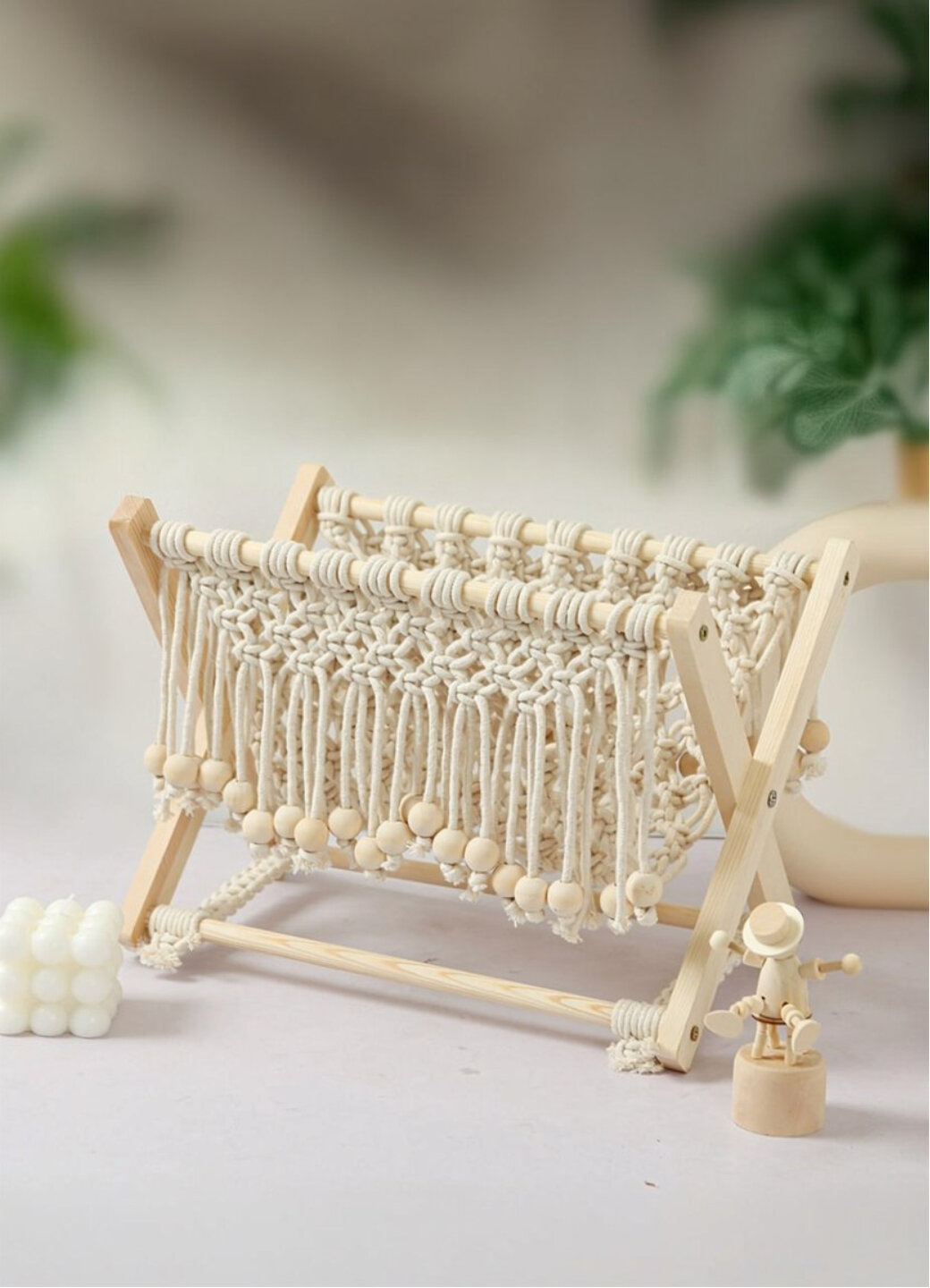 Напольный стеллаж для журналов и газет плетеный макраме 19х32х25 см