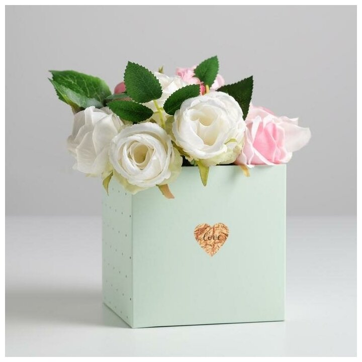 Коробка для цветов с PVC крышкой «Love», 12 х 12 х 12 см ТероПром 3639704