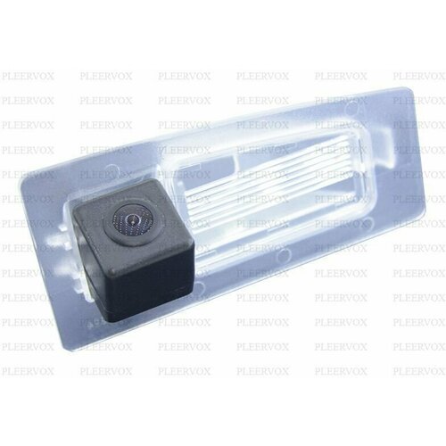 Штатная камера заднего вида с матрицей CCD для Mazda 3 2013- 2 2014- CX3 2015 с углом обзора 175 градусов 590000₽