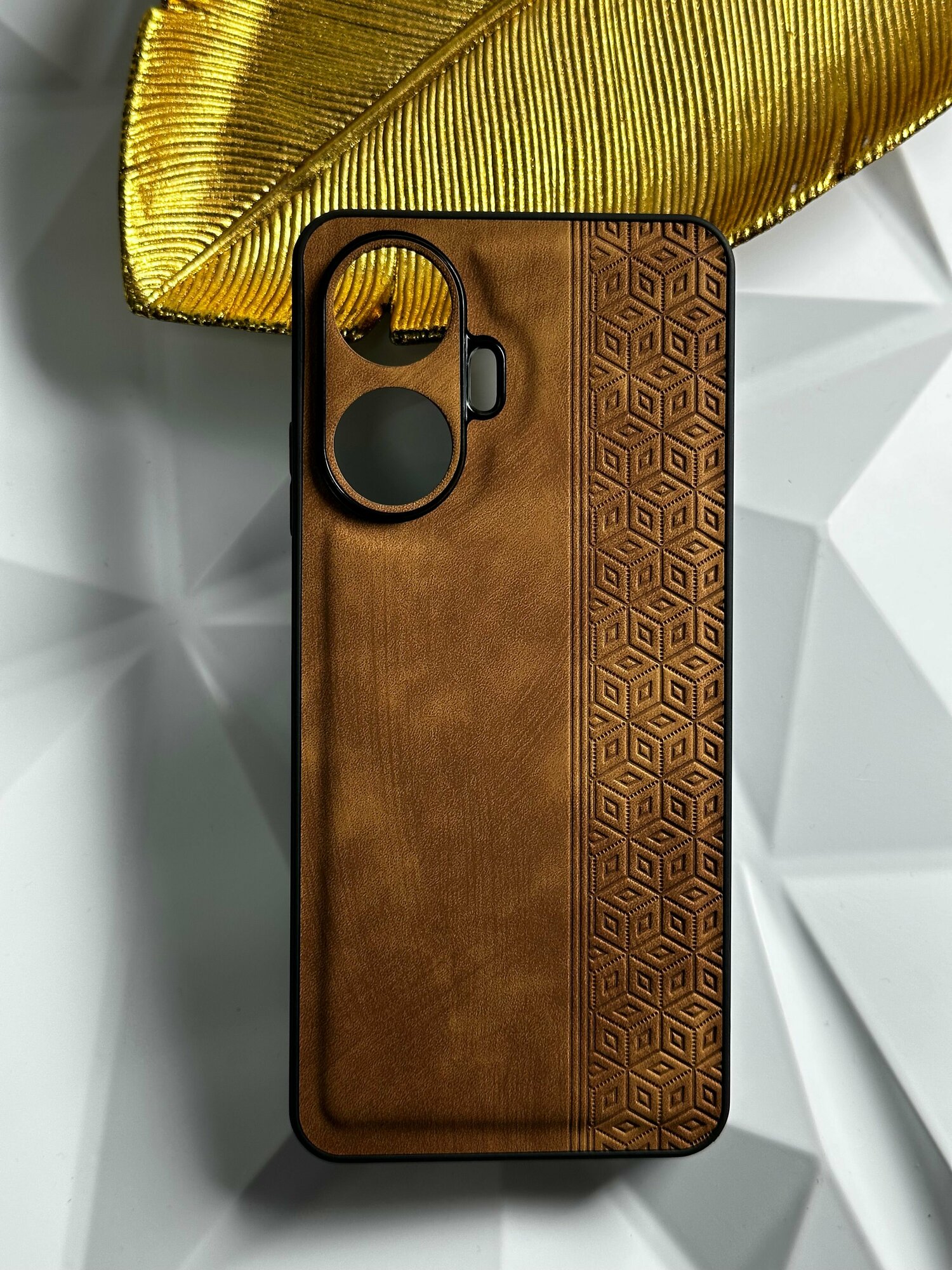 Чехол кожаный на Realme C55 / Чехол на Реалми С55 с защитой камеры, геометрия, коричневый