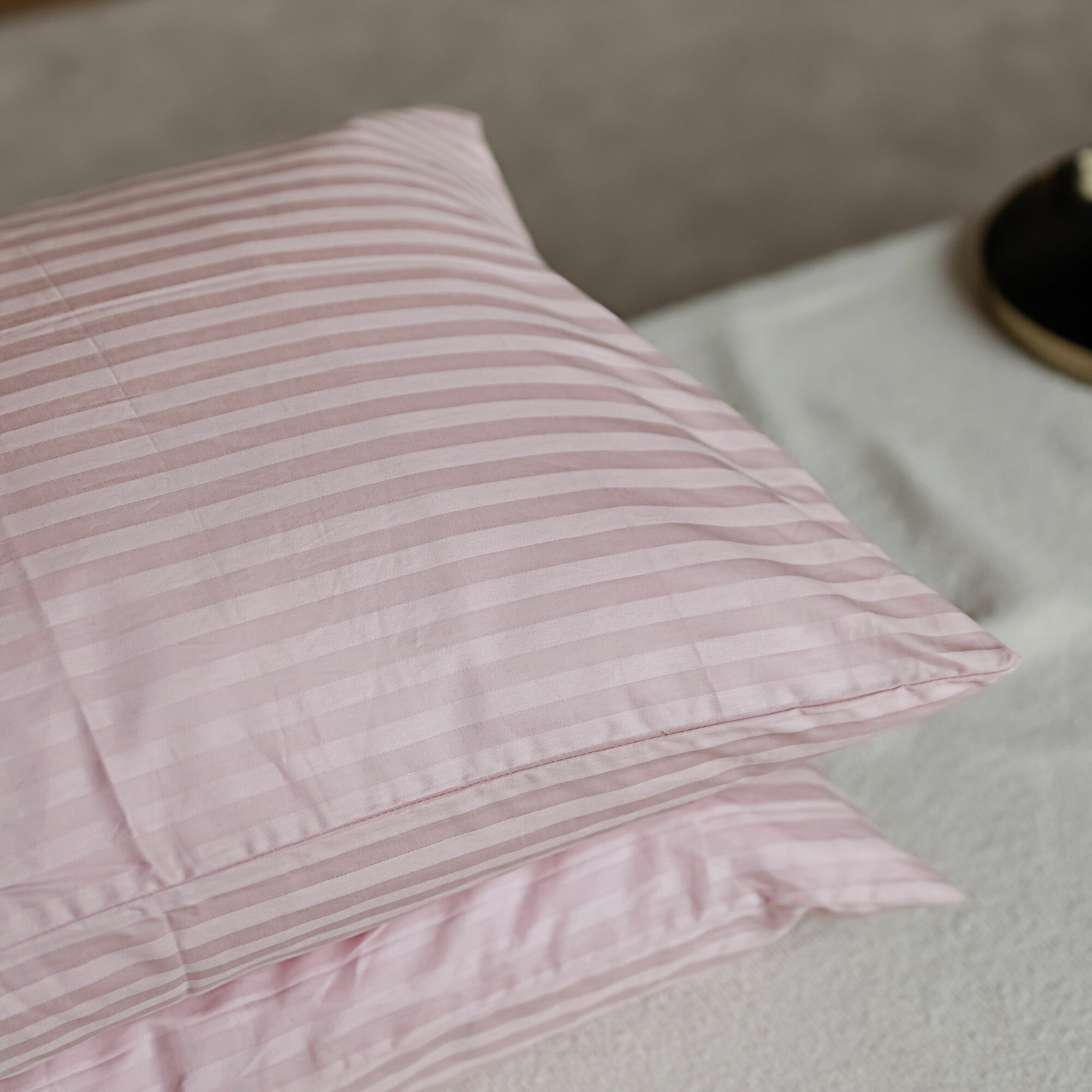 Комплект постельного белья 1,5-спальный страйп сатин как в отеле розовый, пододеяльник 145х215 см, наволочки 50х70 см, 1001 ночь, 100% хлопок Турция