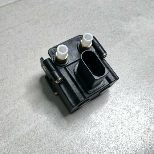 Блок клапанов пневмоподвески для автомобилей BMW F01 F02 F07 F11 F15 F16 5000₽