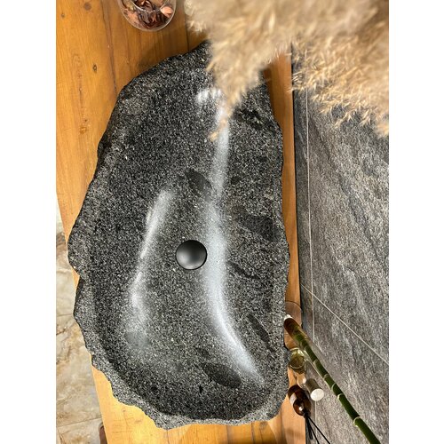 Раковина из натурального камня Black Swan Queen Grey 80х42 36700₽