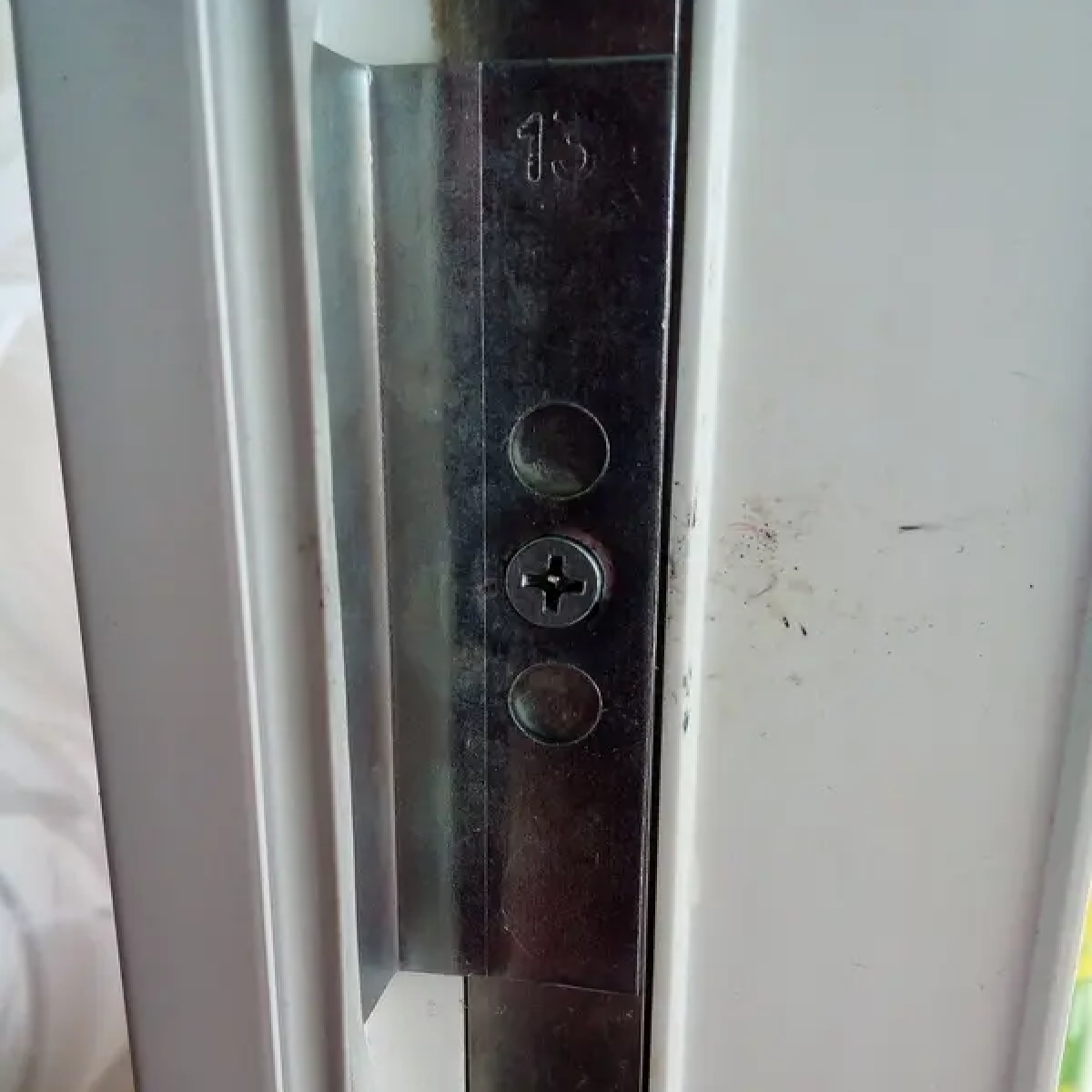 Ручка для балконной двери цвета Антрацит с магнитной защелкой, полный комплект на 1 дверь - фотография № 9