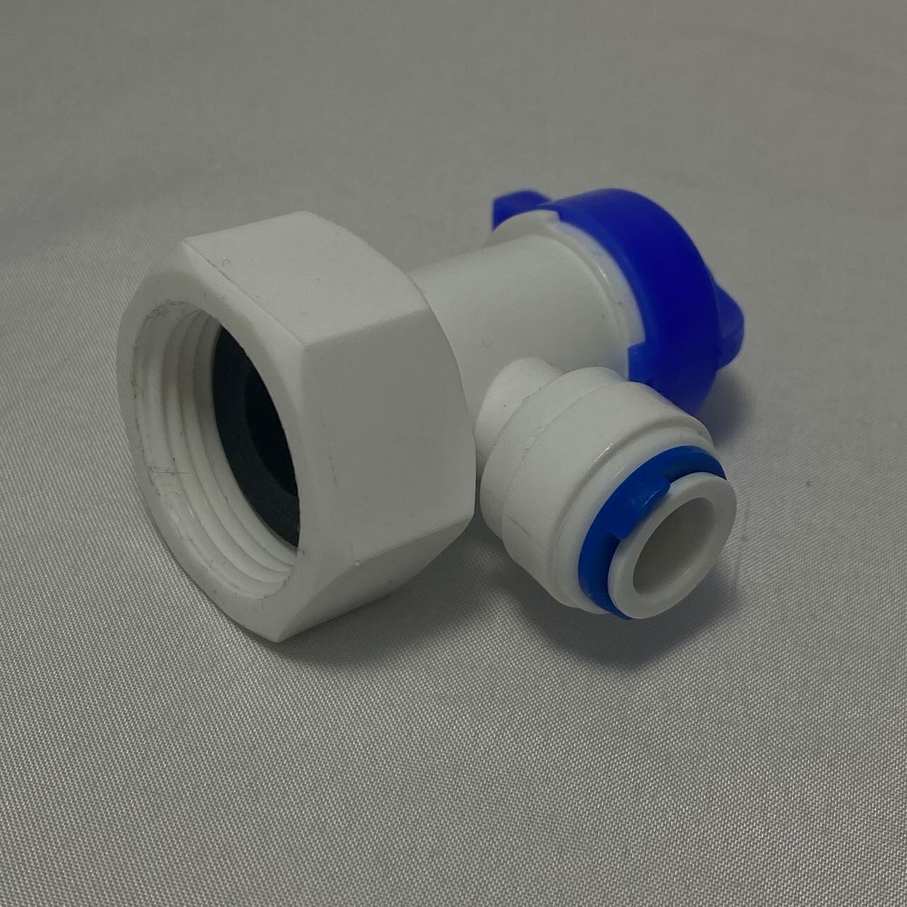 Кран-вентиль для накопительного бака фильтра (3/4" внутренняя резьба - 3/8" трубка) UFAFILTER