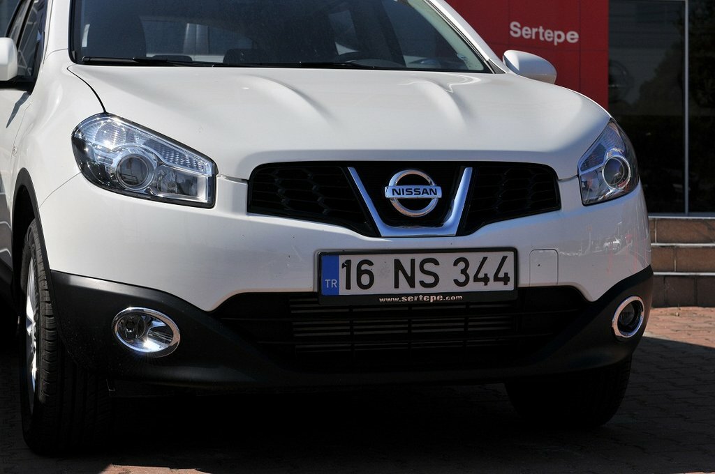 Окантовка противотуманных фар Nissan Qashqai 2010-2014