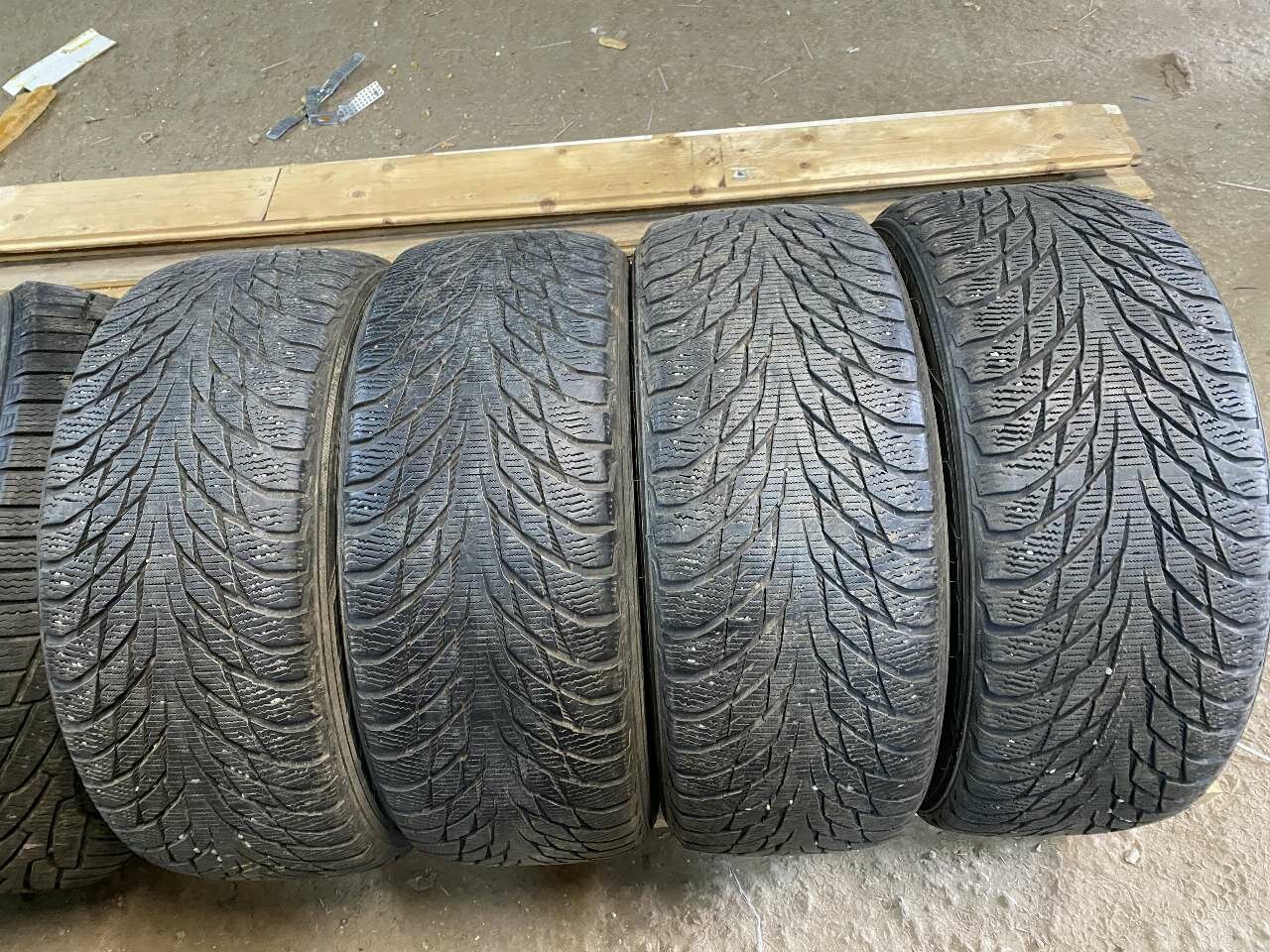 225/50 R17 94R Nokian Hakkapeliitta R2