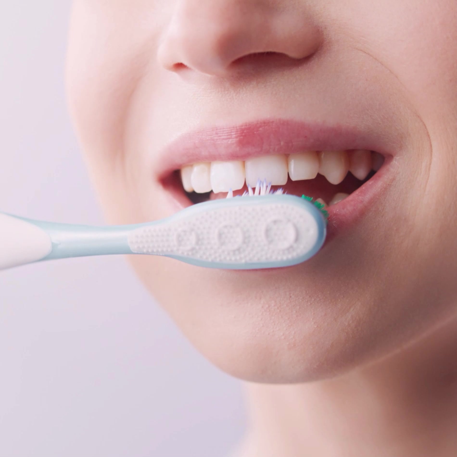 Зубная паста Colgate Макс Фреш Взрывная мята для свежего дыхания и защиты от кариеса, 100 мл (2 шт) — фото 1