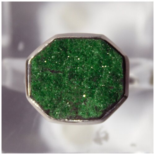 фото Кольцо true stones, нержавеющая сталь, серебрение, гранат, подарочная упаковка, размер 18, зеленый
