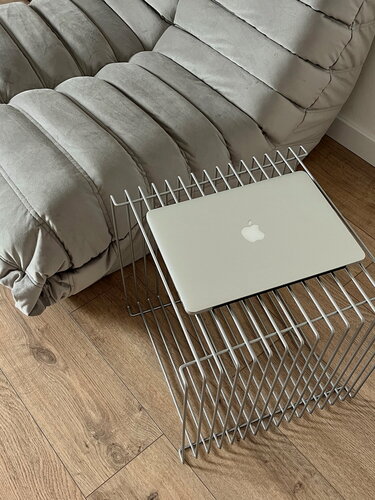 Изображение товара Модульный куб-стеллаж c размерами 40 х40 х40 см , цвет серебряный, окрашен порошковой краской цвета алюмохром с лаком.