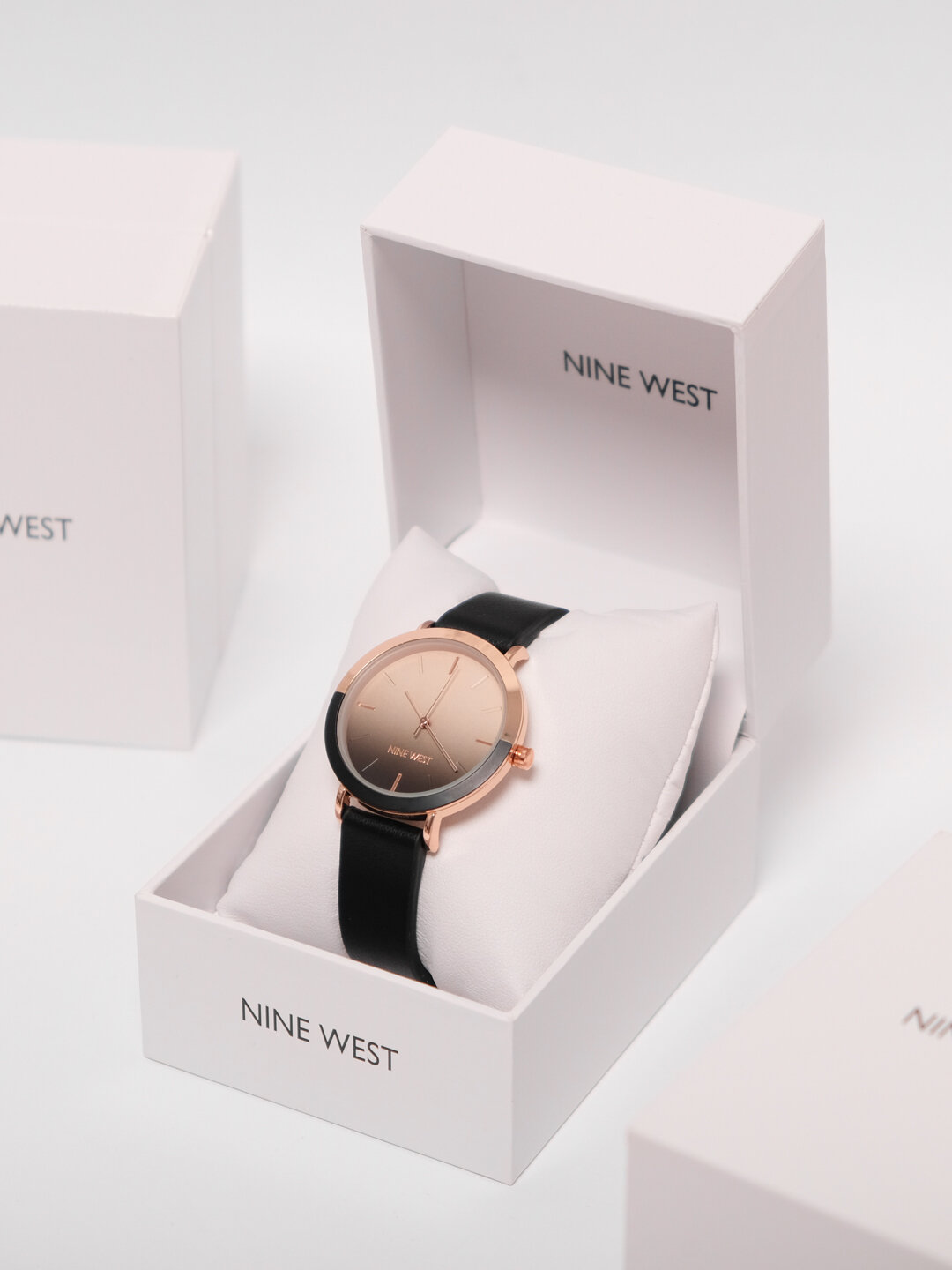 Наручные часы NINE WEST, черный/розовое золото — фото 1