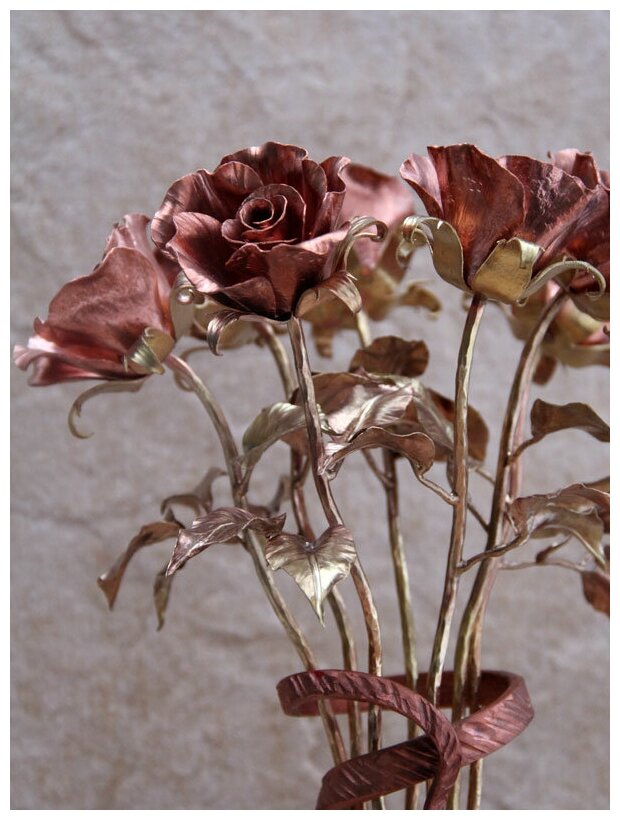 Роза из меди и латуни - фотография № 2