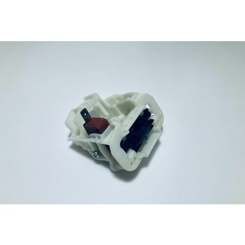 Замок для посудомоечной машины Smeg 697690215