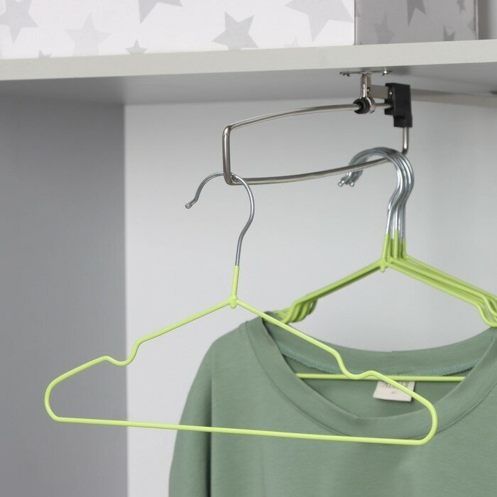 Вешалка-плечики для одежды детская с антискользящим покрытием размер 30-34 цвет зелёный 10 шт.