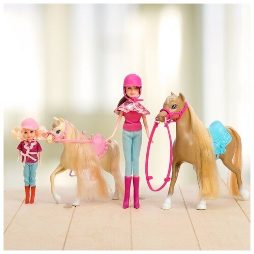 фото Набор игровой «конная прогулка»: 2 куклы и 2 лошадки yandex market