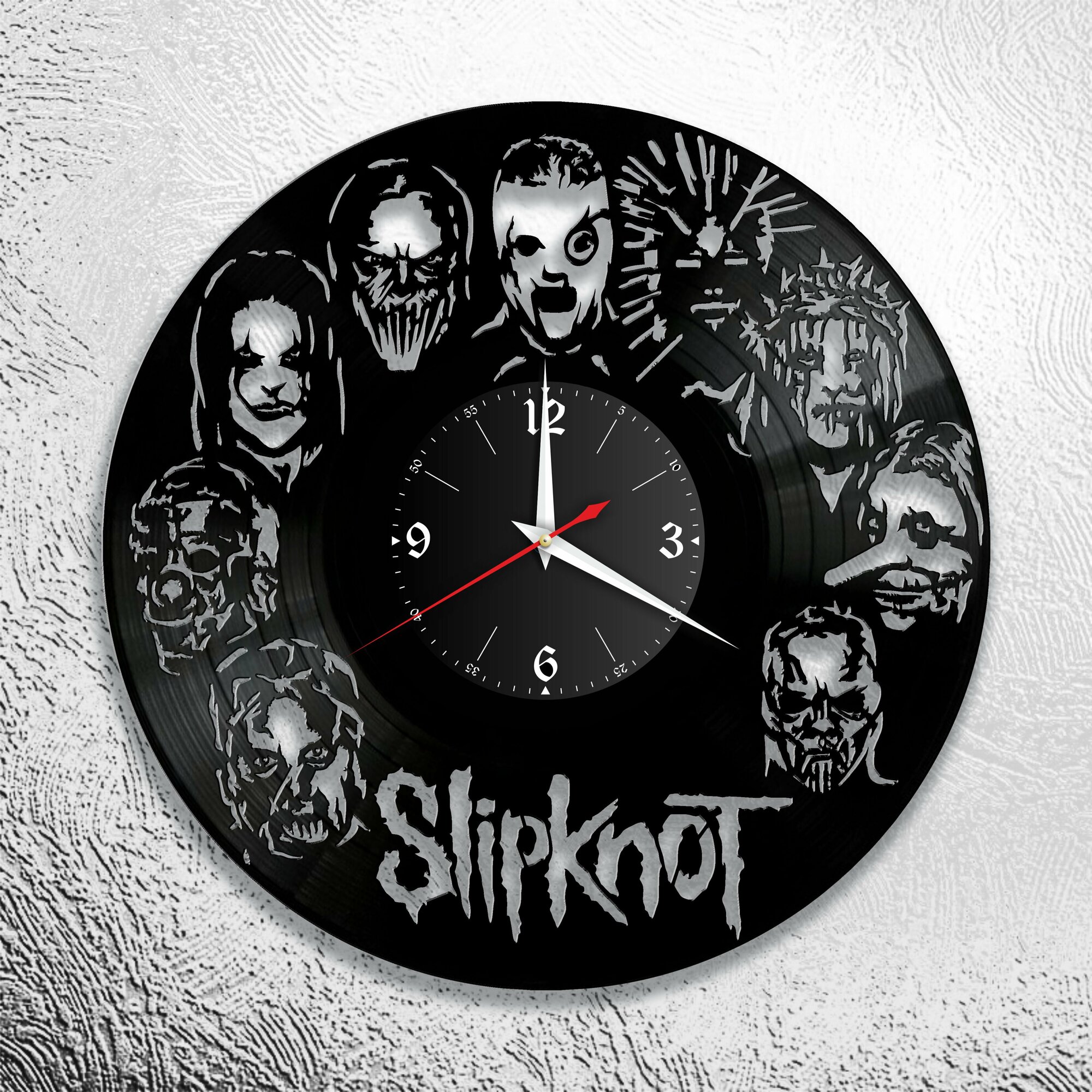 Настенные часы из виниловой пластинки с группой Slipknot