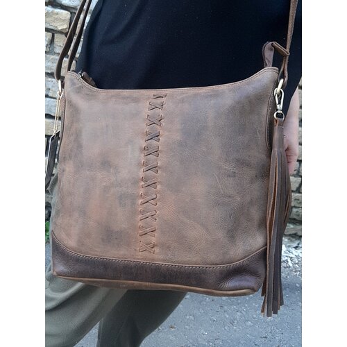 фото Стильная сумка в стиле кежуал из натуральной кожи top-grain с кисточками goatter