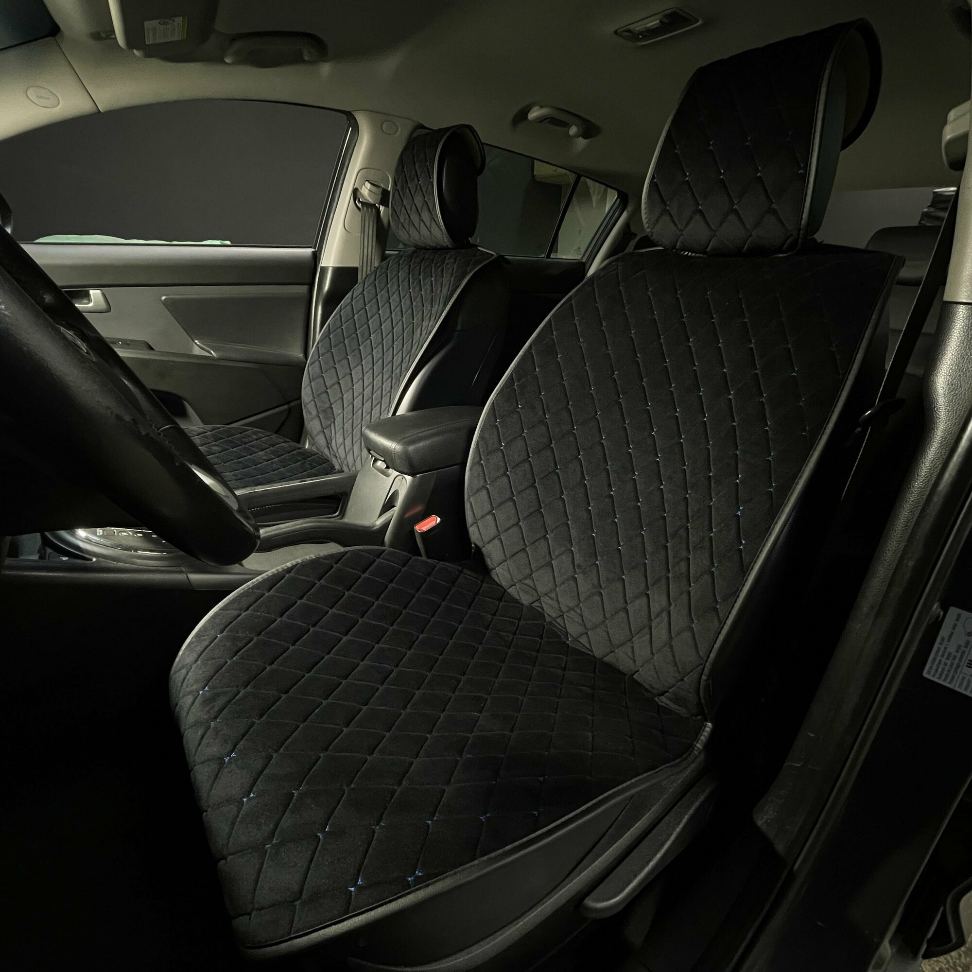 Накидки для Audi A8 IV (2017-2023) / Ауди А8 на передние сиденья Maximal Ромб, Алькантара, Черный с синей строчкой