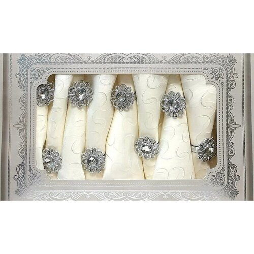 Жаккардовая скатерть (140х220 см), 8 салфеток с декоративными кольцами (30х30 см) (слоновая кость)