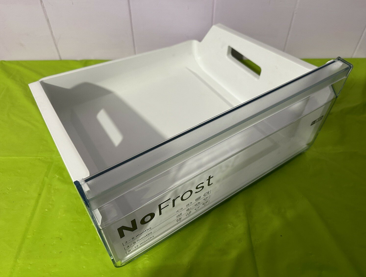 Верхний ящик в морозильник для холодильника Bosch (11023872)