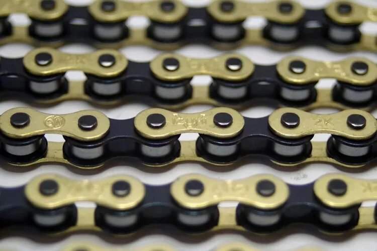 Цепь Izumi Super-V Track Single Speed, BLACK AND GOLDEN — фото 1