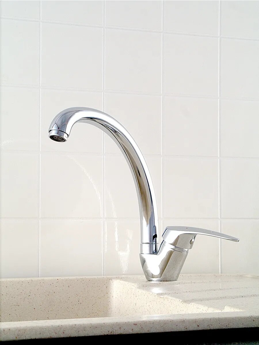 Смеситель Diadonna, поворотный излив, латунь, однорычажный, с ограничителем расхода — фото 1