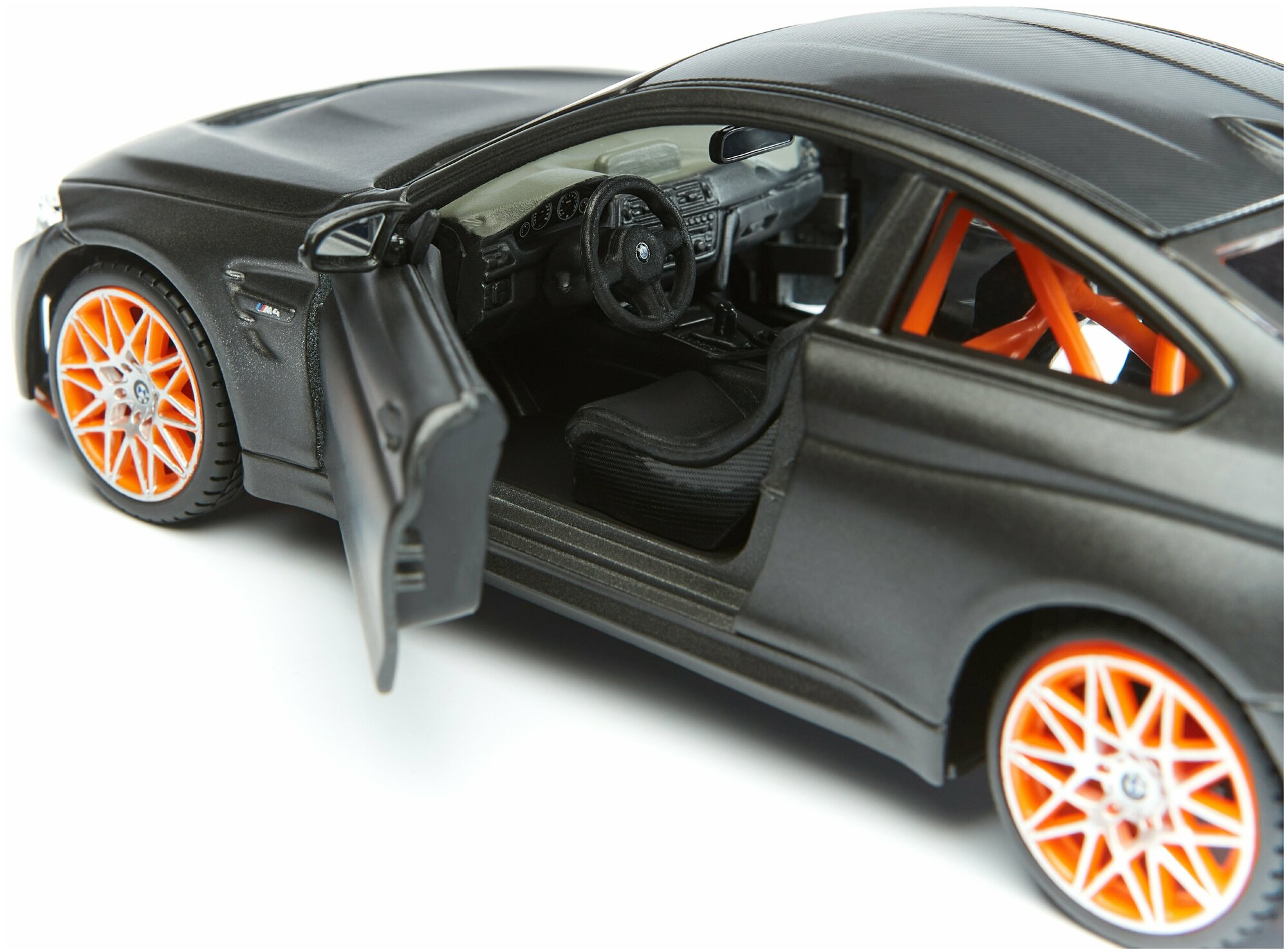 Машинка Maisto 1:24 BMW M4 GTS, черная с оранжевыми дисками - фото №9