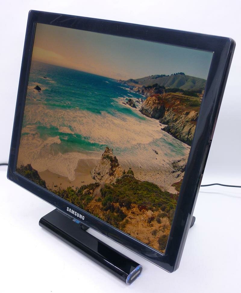 Монитор 19" Samsung SyncMaster 971P царапины
