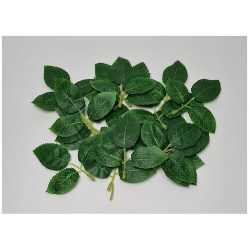 Искусственные растения и сухоцветы. Листья розы искусственные. Трилистник на ножке. Материал ткань. Цвет зелёный. Упаковка 40 шт.