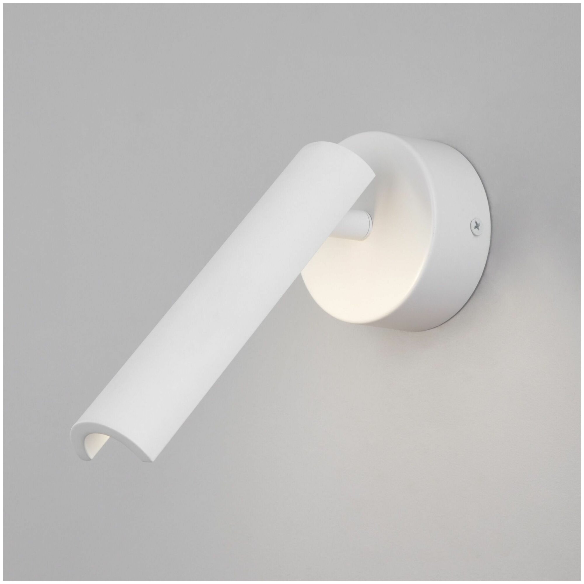 Бра / Настенный светодиодный светильник с поворотным плафоном Eurosvet Tint 20126/1 LED белый