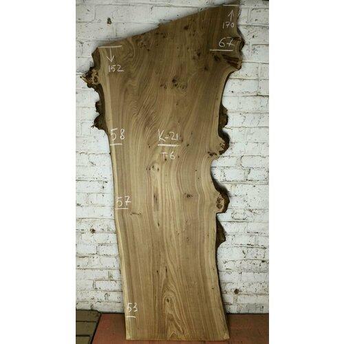 Красивый широкий слэб дерева Карагач К21 влажность 8-10 выровнен в плоскости 17800₽