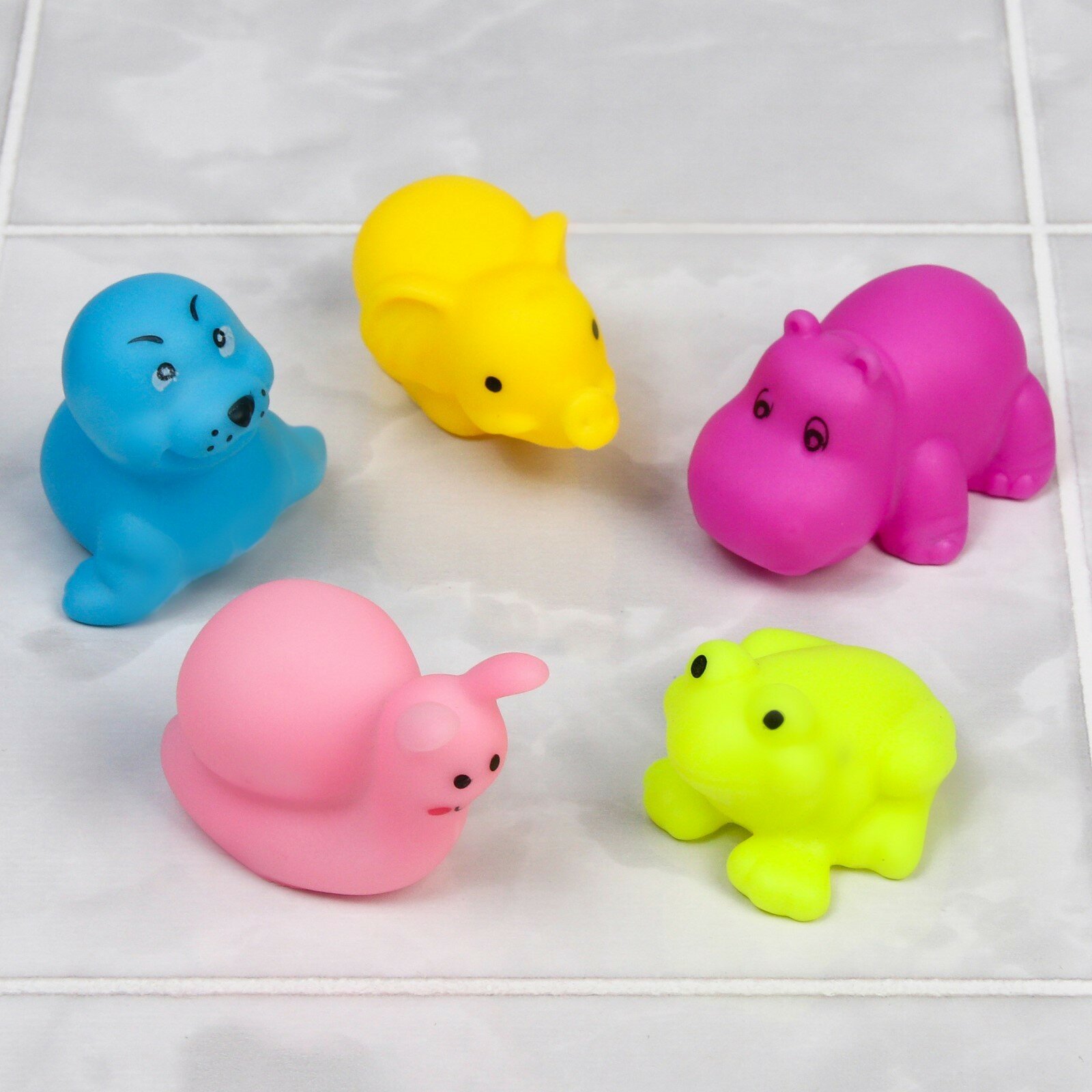 Набор резиновых игрушек для игры в ванной Маленькие друзья 5 шт цвета микс